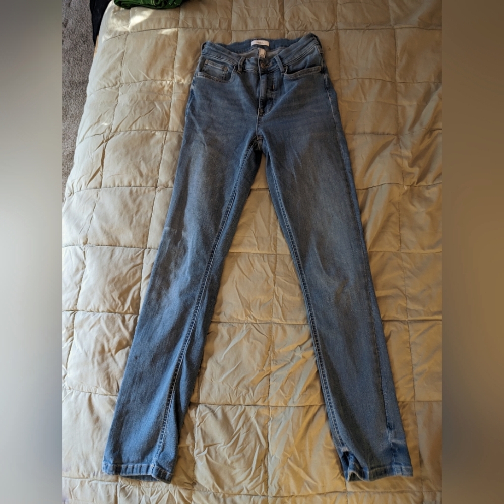 Size 27 x 30 Forever 21 Premium Relaxed Jeans